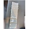 Image 1 : Apple keyboard