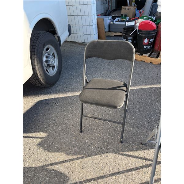 1 folding chair