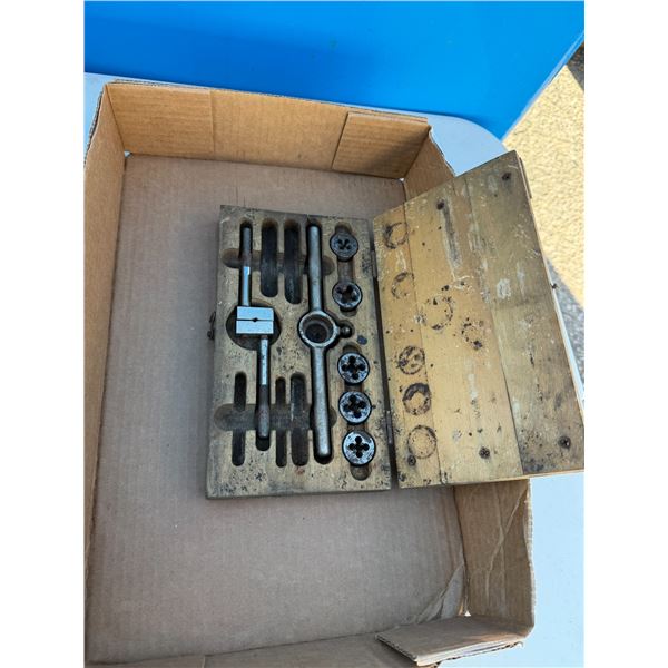 Tap and die set