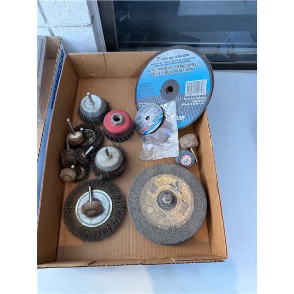 Grinding discs and brush brushes