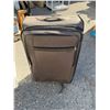Image 1 : 4 wheeled suitcase