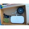 Image 1 : Speakers and electronics