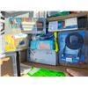 Image 1 : Assorted household items