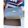 Image 1 : Tin box