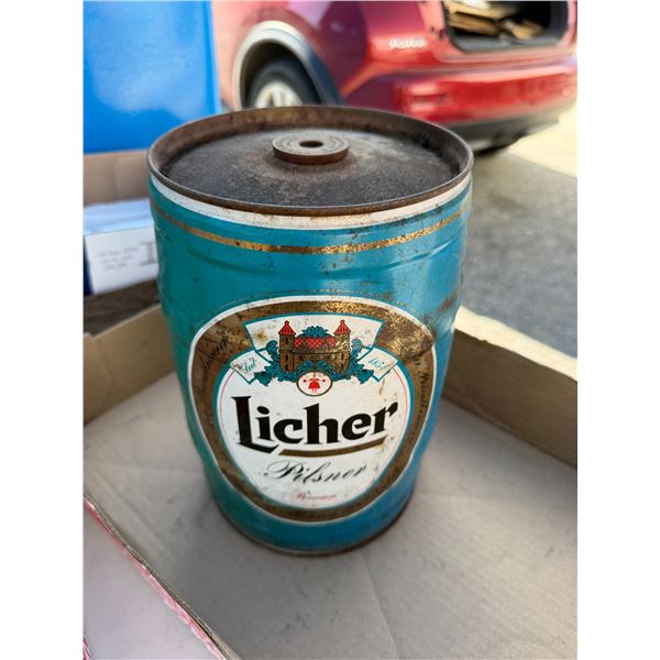 Vintage Pilsner tin