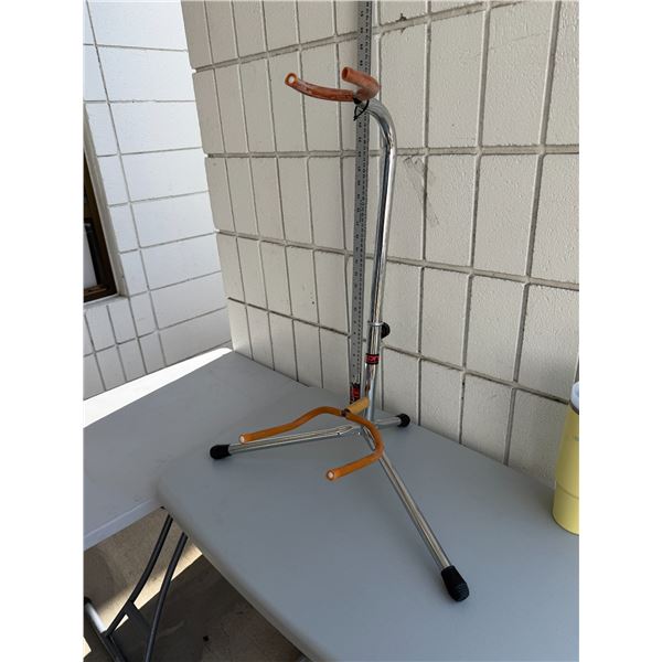 Guitar stand