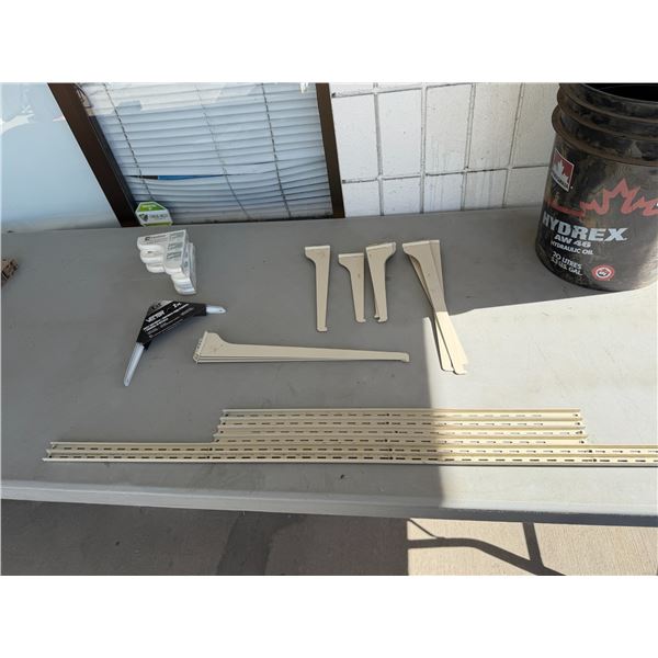Shelving brackets