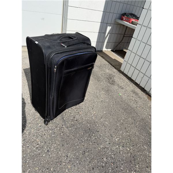 4 wheeled suitcase