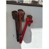 Image 1 : Pipe wrenches