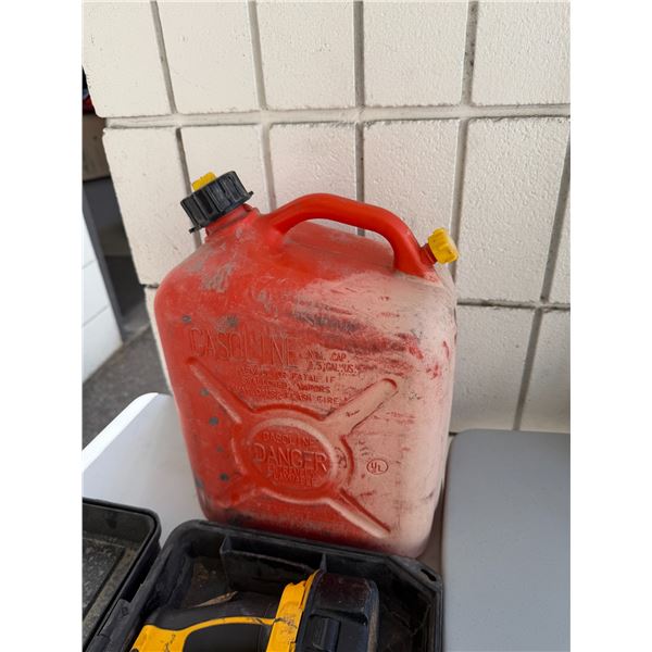 Fuel can