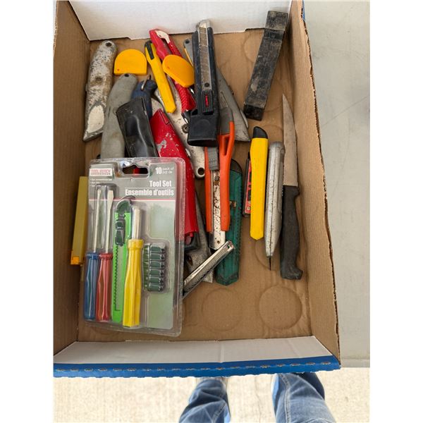 Cutting knives and tool set