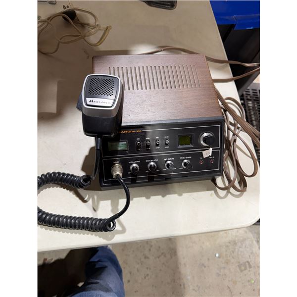 Midland 76–300 CB radio