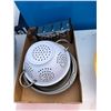 Image 1 : Grater colander and baking pan