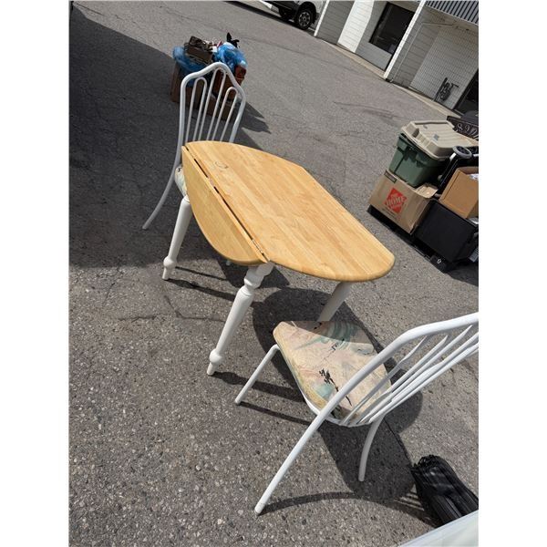 Drop side table and two chairs