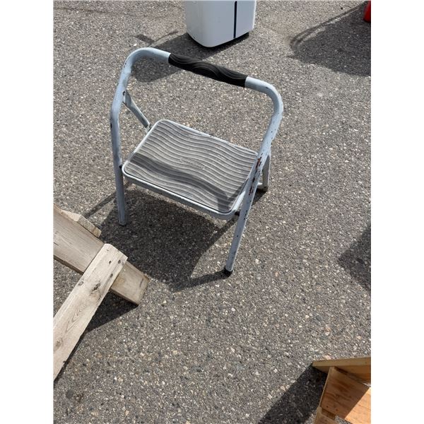 Rubbermaid step
