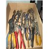 Image 1 : Assorted hand tools