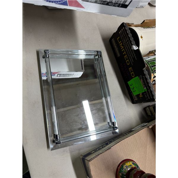 Mirrored tray