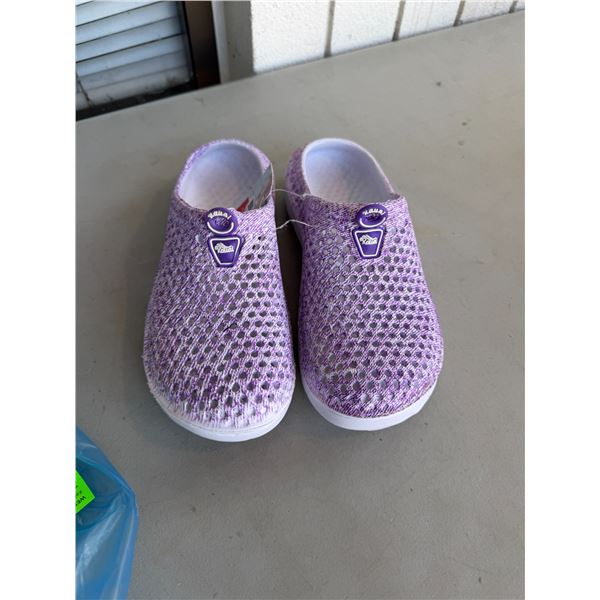 NWT size 38 shoes