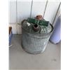 Image 1 : Fuel can