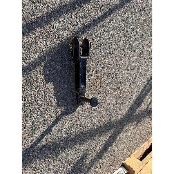 Heavy duty tow hook
