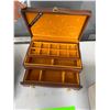 Image 1 : Jewelry box