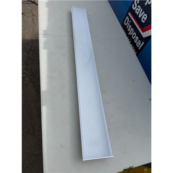 LED 40 W wraparound light fixture
