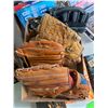 Image 1 : Baseball glove gloves