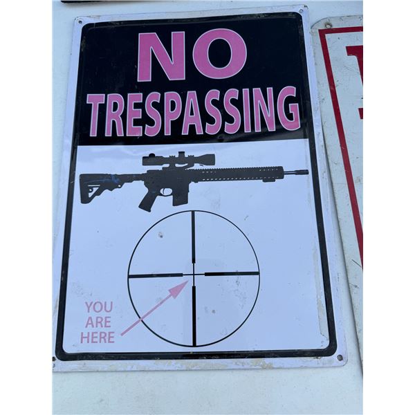 No trespassing tin sign
