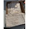 Image 1 : Table linens