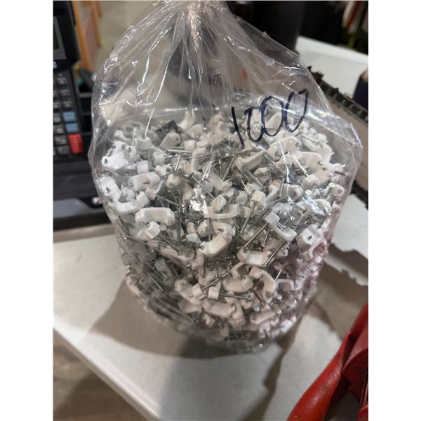 1000 staples
