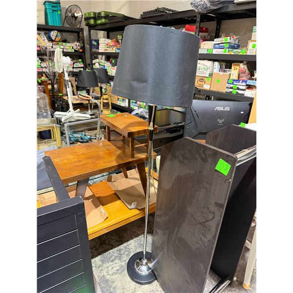 Floor lamp