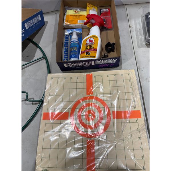 Assorted hunting items