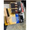 Image 1 : Brushes and sandpapers