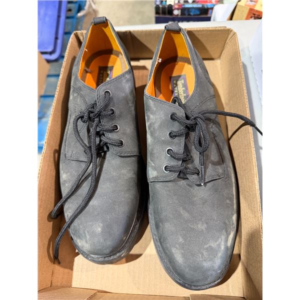 Shoes size 11 1/2