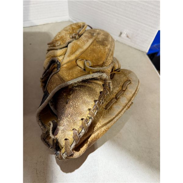 1950s baseball glove