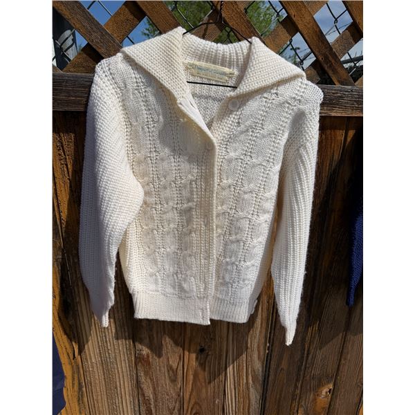 Newport of Canada made in Japan size 38 100% pure virgin wall sweater