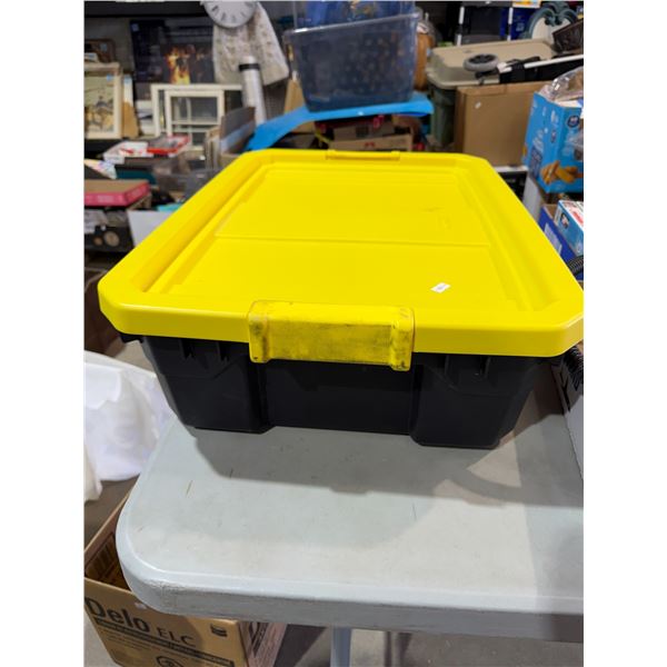Storage container