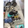 Image 1 : Assorted kitchen items
