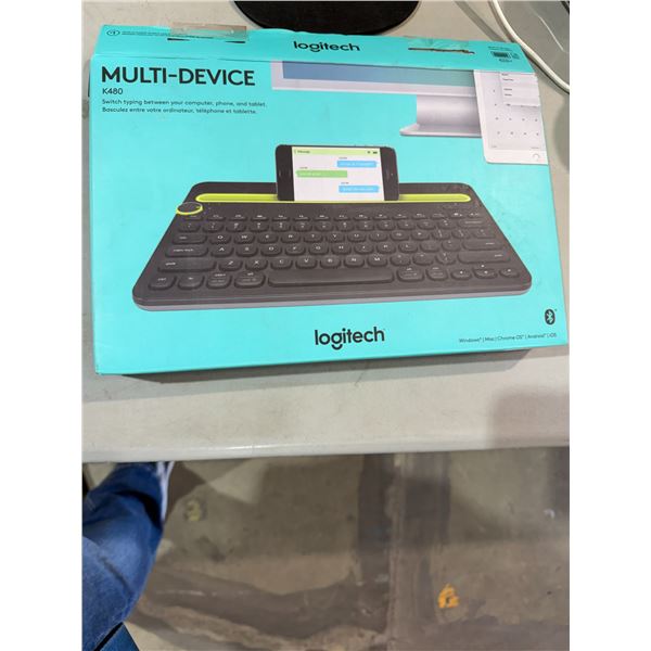 Multi device keyboard