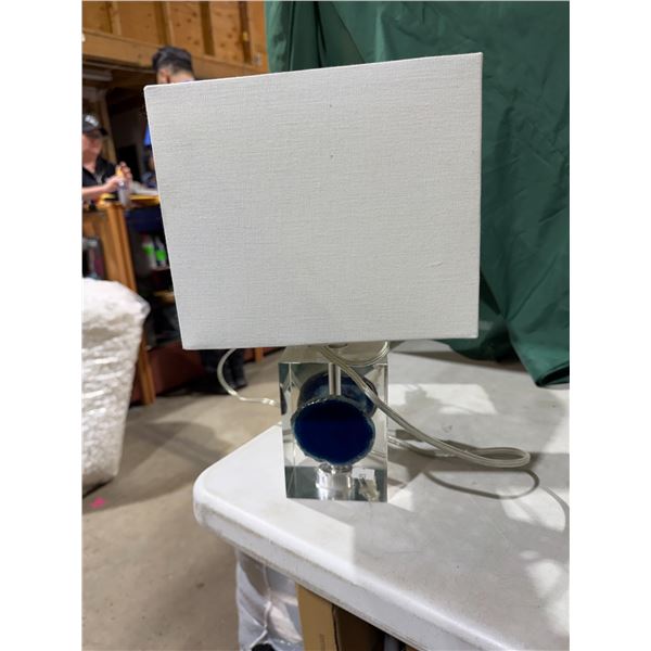 Table lamp