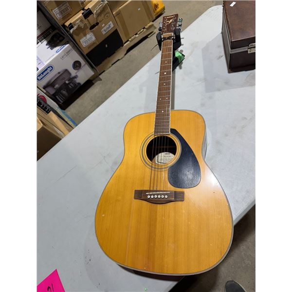 Yamaha guitar