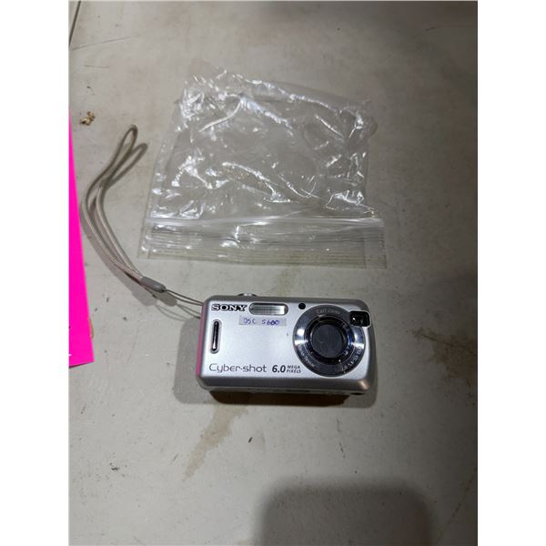 Sony Cyber-shot DSC 5600 camera
