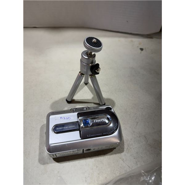 Fuji film fine pics camera AE 330