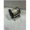 Image 1 : Fishing reel