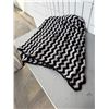 Image 1 : Handcrafted blanket