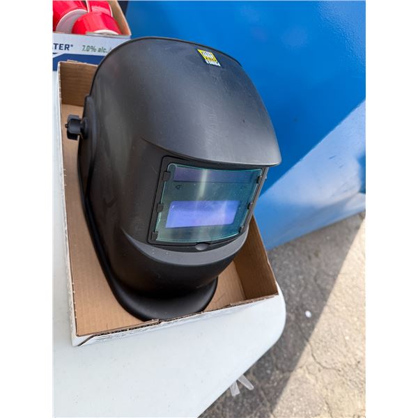 Welding helmet