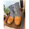Image 1 : Timberland boots size not shown