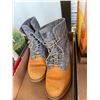 Image 2 : Timberland boots size not shown