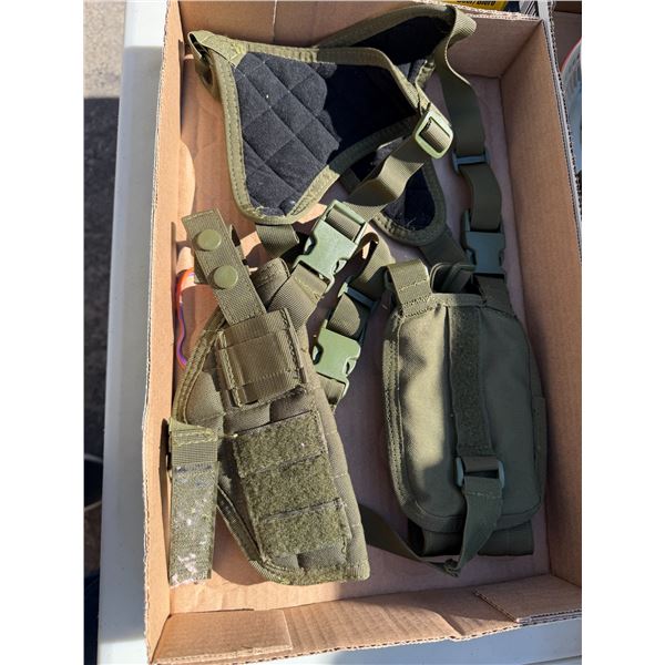 Assorted knife and other carriers