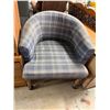 Image 1 : Antique accent chair